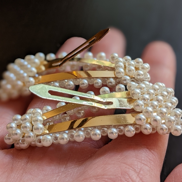 Olive + Piper Pearlized Bead Hair Clips (Set of 2) - Picture 3 of 5